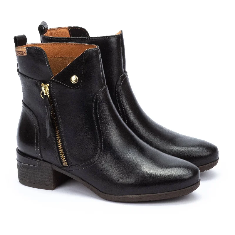 Women's Pikolinos Malaga Ankle Boots with Zipper Outside Color: Black